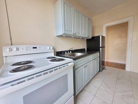 Primary Photo - 1 bedroom in BRONX NY 10462