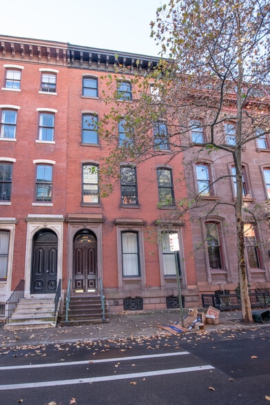 Building - 1914 Spruce St