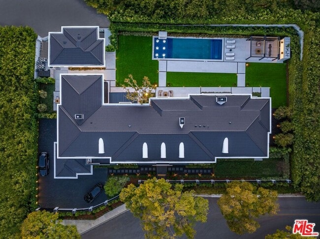 Building Photo - 927 Whittier Dr