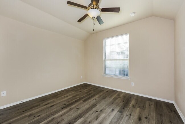 Building Photo - 517 Pawnee St