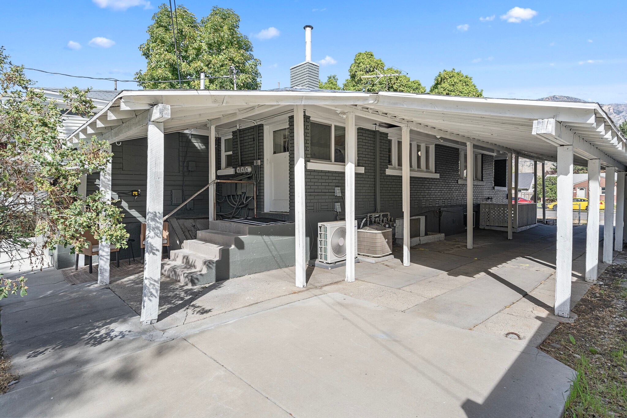 Building Photo - 430 S 400 W