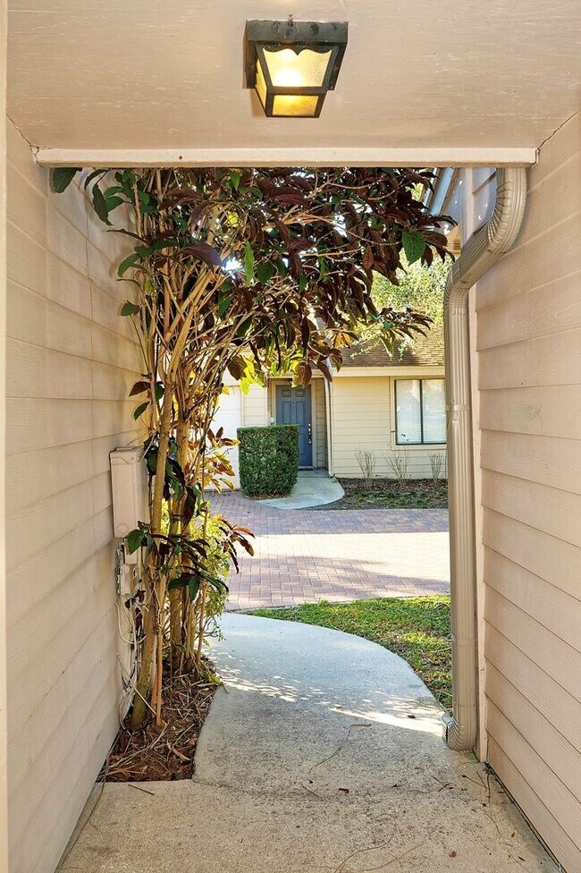 Building Photo - Single family home in Winter Park! 3/2 wit...