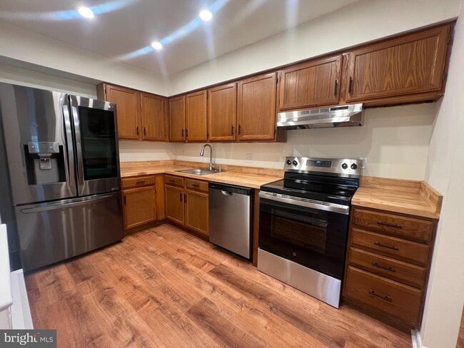 Building Photo - 312 Walnut Ct Way