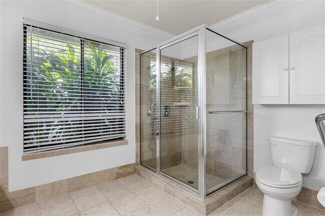 Building Photo - 2041 SE Floresta Dr