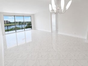Building Photo - 7076 Huntington Ln