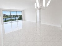 Building Photo - 7076 Huntington Ln