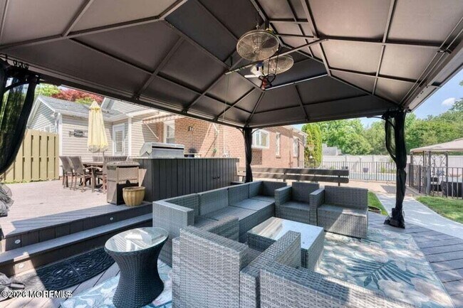 Building Photo - 1597 N Bay Ave