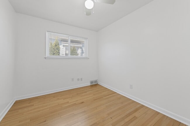 Building Photo - 22055 Elmwood Ave