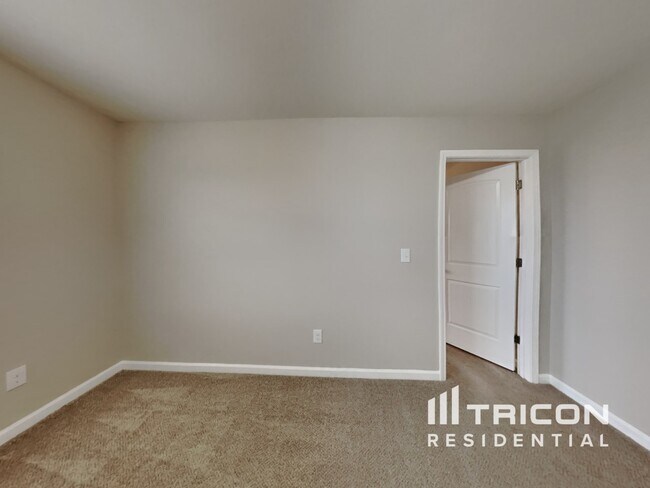 Building Photo - 144 Yadkin St