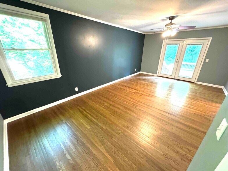 Primary BR - 5011 Suter Dr