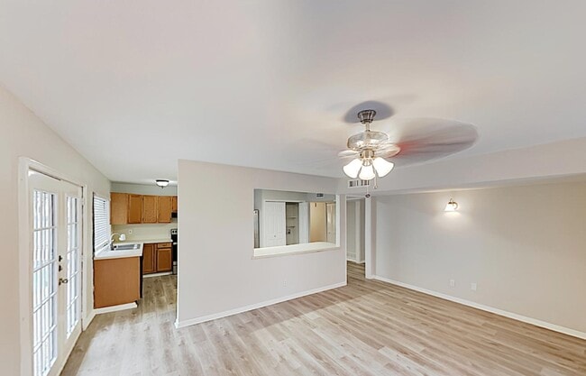 Building Photo - MOVE IN READY