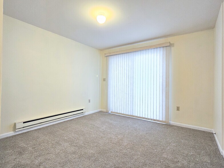 Building Photo - 38 Brookfield Rd