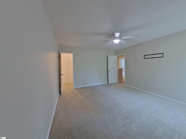 Building Photo - 260 Miller Dr