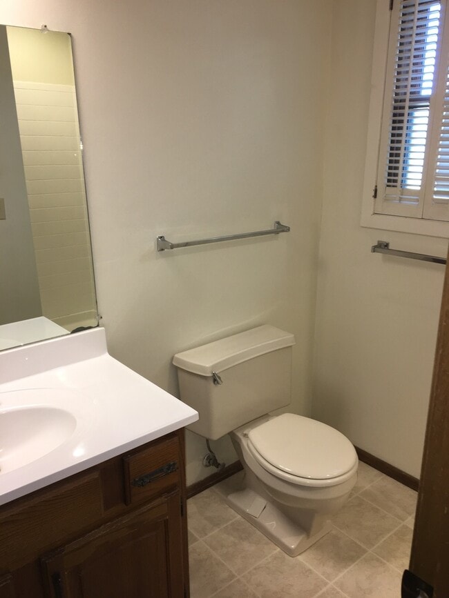 Building Photo - 7511 E 24th Ct N