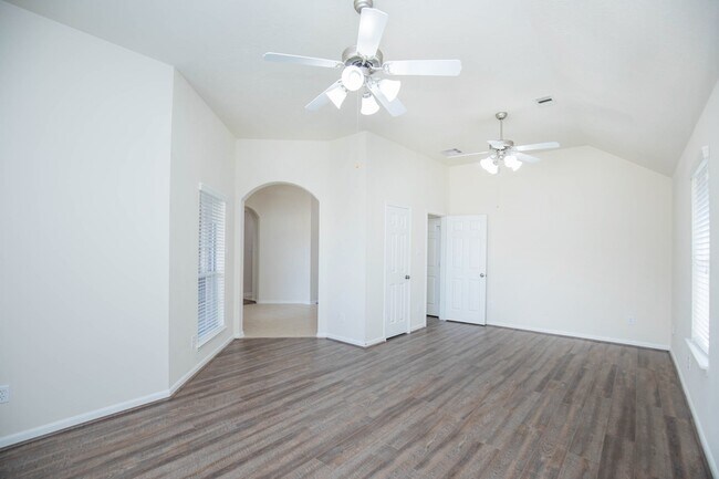 Building Photo - 835 Aqua Vista Ln