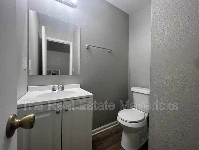 Building Photo - 5056 Shoals Ln