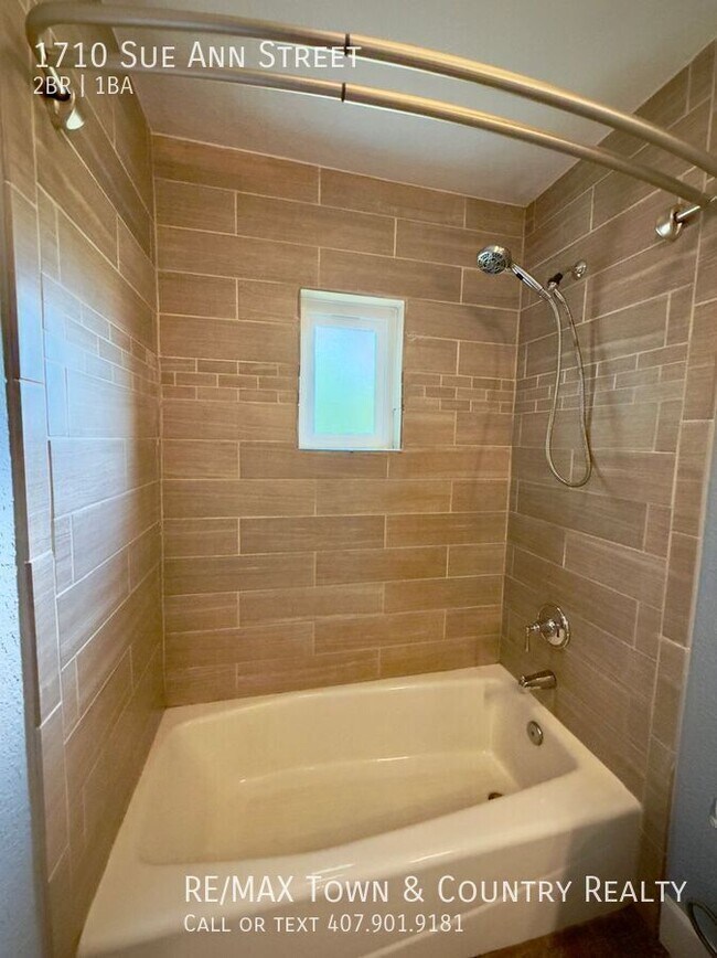 Building Photo - 1710 Sue Ann St