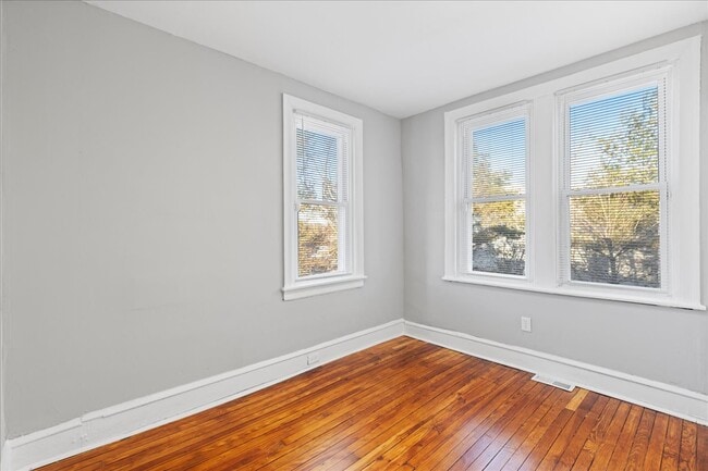 Building Photo - 1602 Pershing St