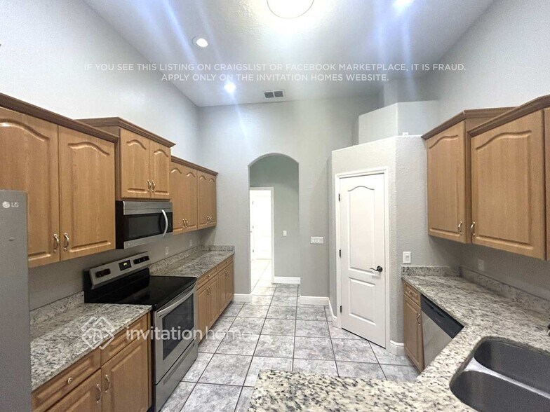 Building Photo - 2909 Dunhill Cir