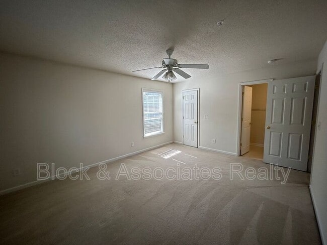 Building Photo - 332 Scholastic Ct