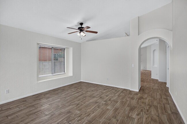 Building Photo - 8998 E Laurie Ann Dr