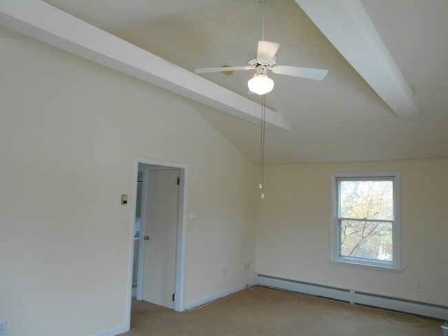 Great Room - 519 Lincoln Ave