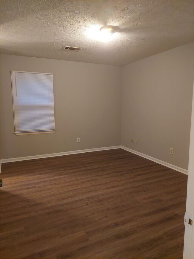 Building Photo - Will accept HAPP