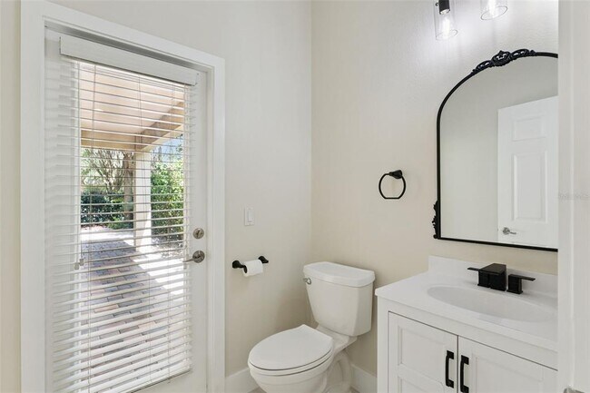 Building Photo - 6615 Helmsley Cir