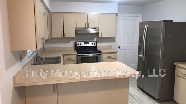 Building Photo - 2240 NE 39th St