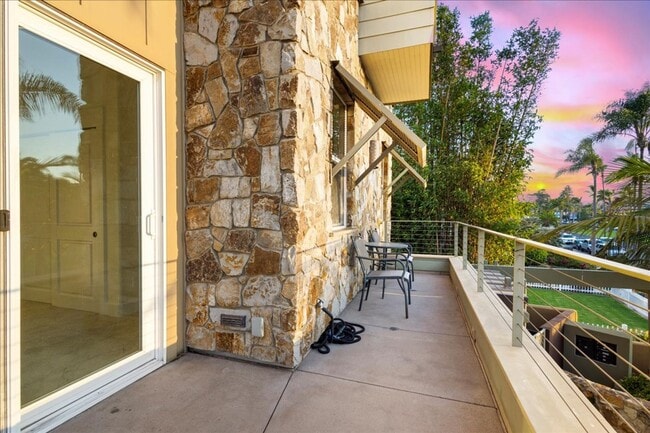 Building Photo - 411 Orange Ave