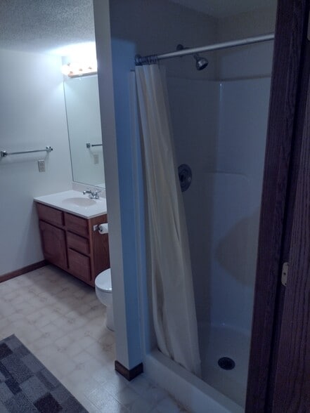 Building Photo - 3212 McElroy St