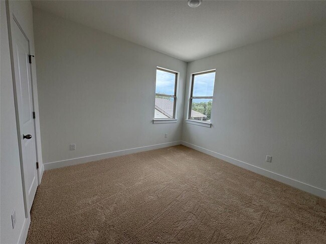 Building Photo - 400 Treadwell Ln