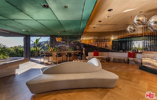 Building Photo - 1851 N Stanley Ave