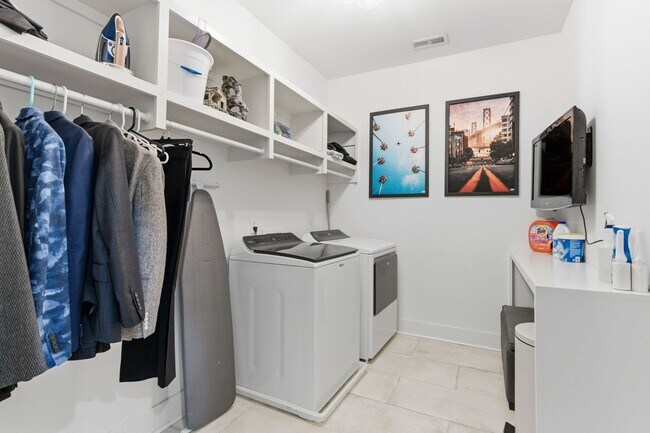 Building Photo - Beautifully Curated Interiors + Exceptional Outdoor Living = A Stand-Out West Nashville Home