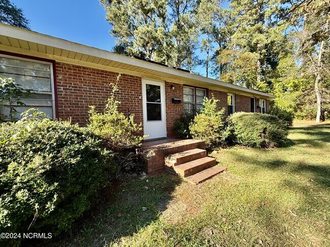 Primary Photo - 408 Hawthorne Ave