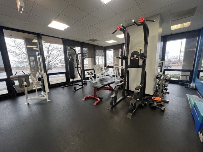 Building Photo - 6700 S South Shore Dr