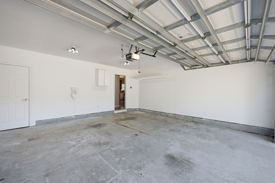 Building Photo - 5337 Glass Ridge Rd