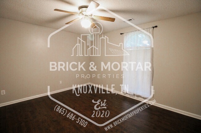 Building Photo - 1006 Davinci Ln