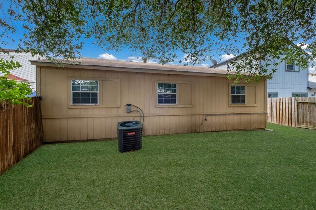 Building Photo - 2851 Coral Field Dr