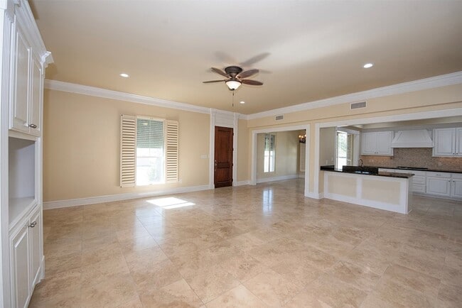 Building Photo - 2293 E Bayshore Dr