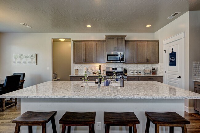 Building Photo - Beautiful Home in the Heart of Eagle