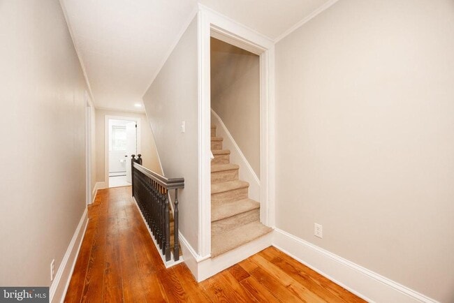 Building Photo - 147 2nd Ave
