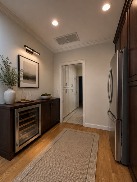 Building Photo - Rare Sherman Oaks Lease | 4beds + 3baths + Large Office in a tree lined street with a large yard,...