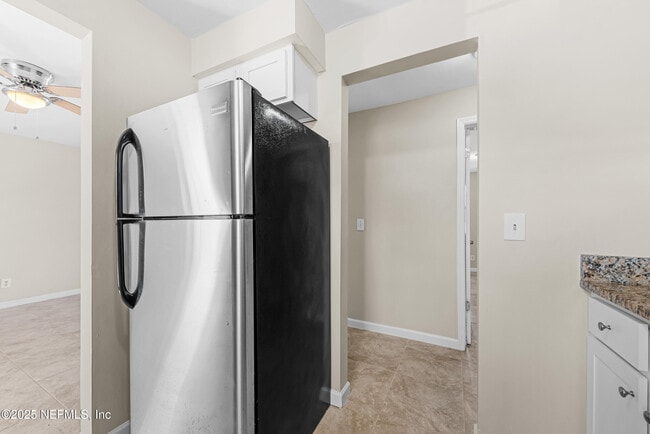 Building Photo - 7341 El Ocho Rd