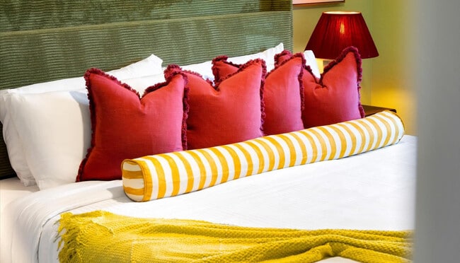 Building Photo - 2431 E Laurel St