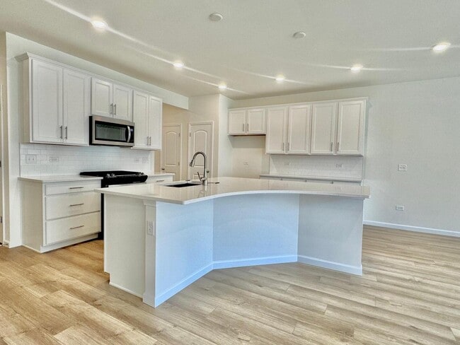 Building Photo - 667 Switchgrass Wy