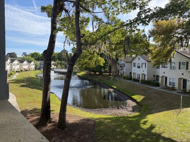 Building Photo - 897 Fording Island Rd