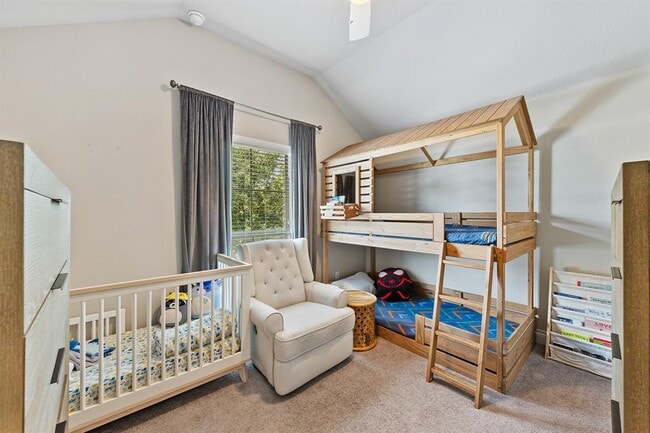 Building Photo - 104 Indian Paintbrush Trl