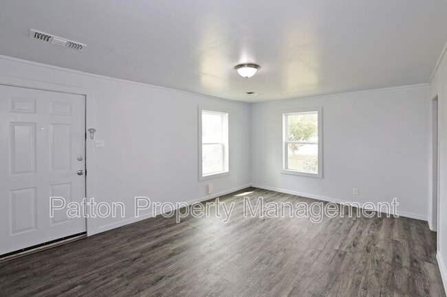 Building Photo - 3703 S Monroe St
