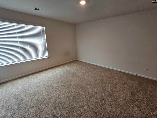 Building Photo - 152 Woodmere Dr